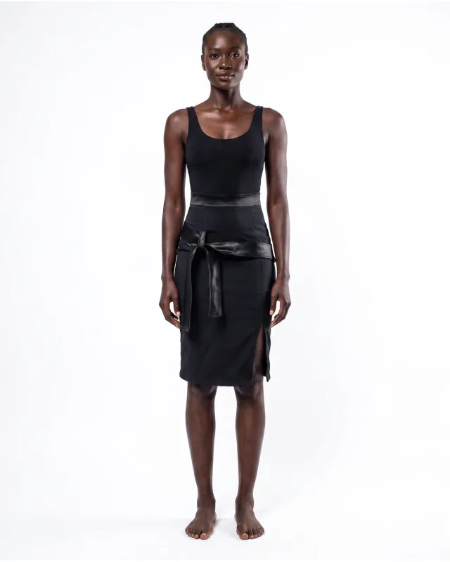 Pixfocal result showing the black skirt on an AI model